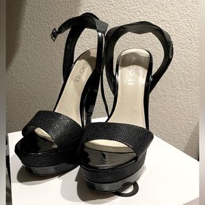 Aldo black size 9 heels